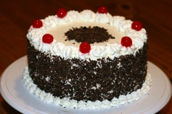 Black Forest Cake- 1 Kg- 2lbs
