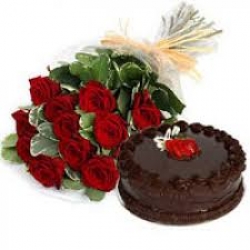 Red Roses N Chocolate Cake 
