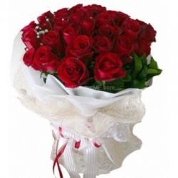 9 Stem Red Roses Bunch