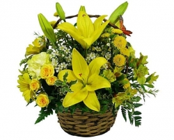 Yellow Lilies And Yellow Roses Bouquet 